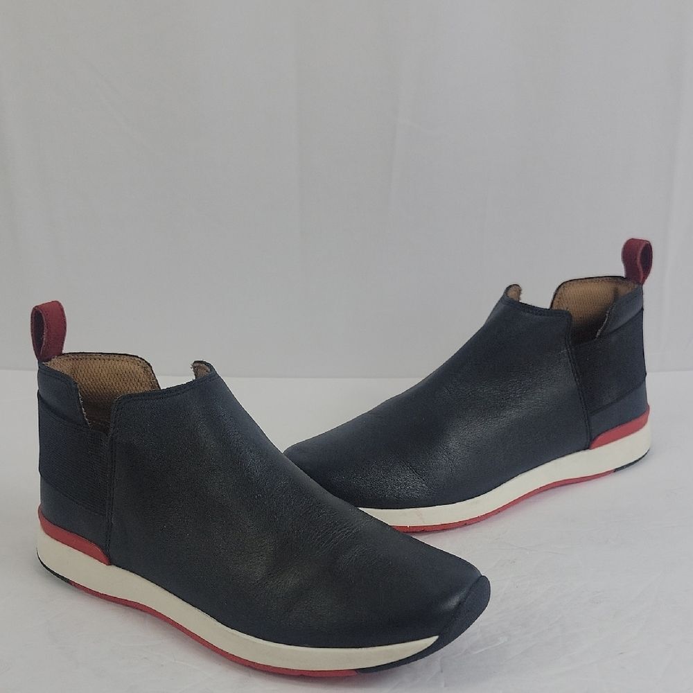Vionic Cosmic Cece Casual Women's‎ Sneaker Bootie - Picture 3 of 11